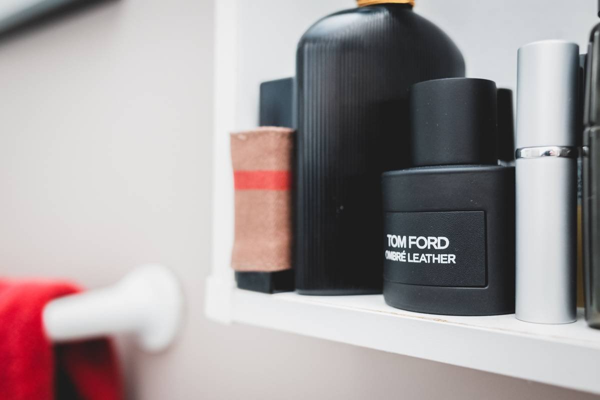 How to Describe Cologne Scent Like a Pro: A Men’s Grooming Guide That Actually Works