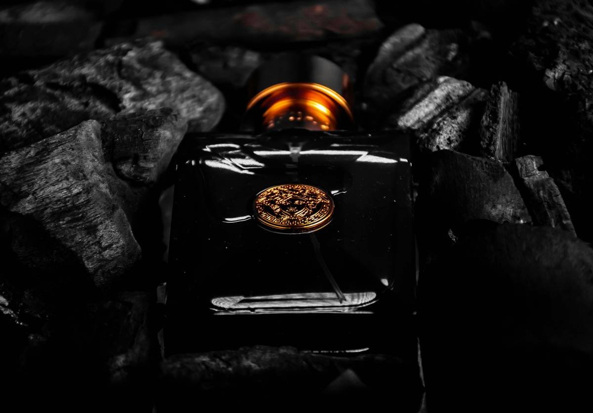 How to Find a Good Long Lasting Cologne That Actually Stays With You All Day (Without Smelling Like a Department Store Sample Strip)