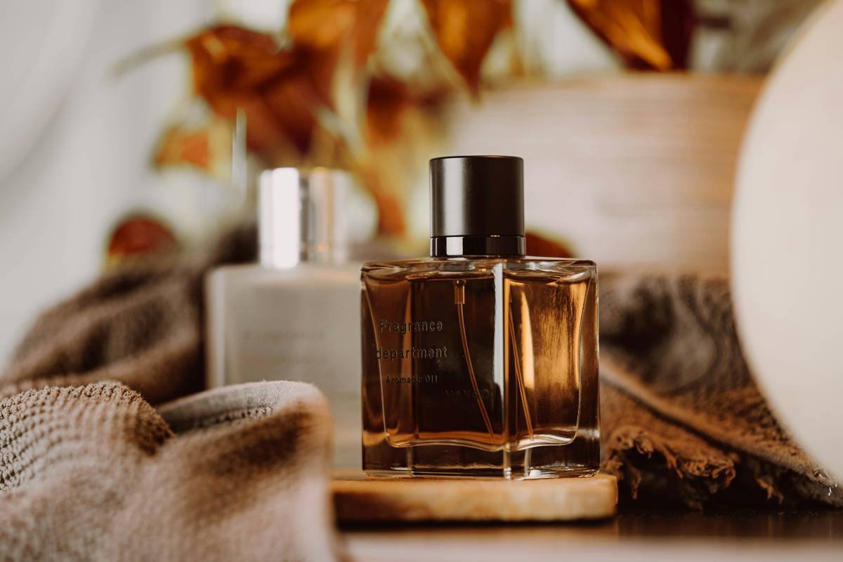 Which Cologne Last Longer? The Expert’s No-BS Guide to Fragrances That Actually Stick Around