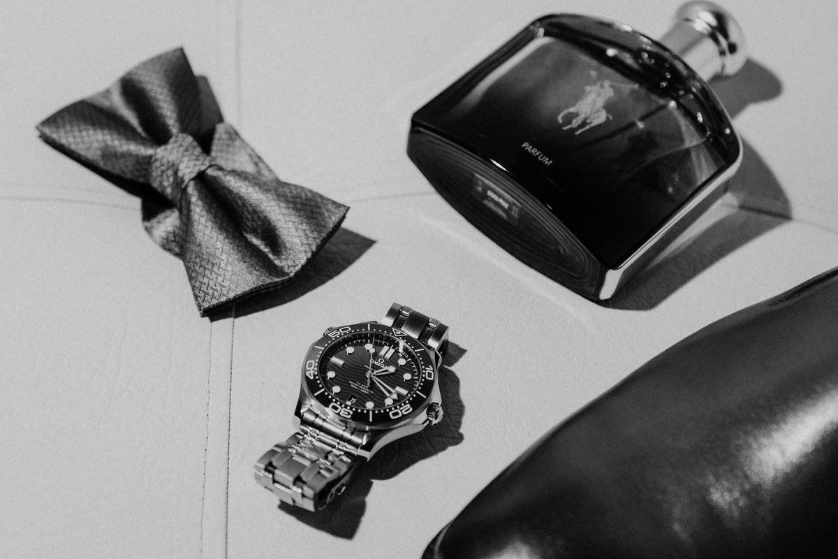 How to Choose a Really Good Smelling Cologne That Actually Works (Without Wasting $100 on Regret)